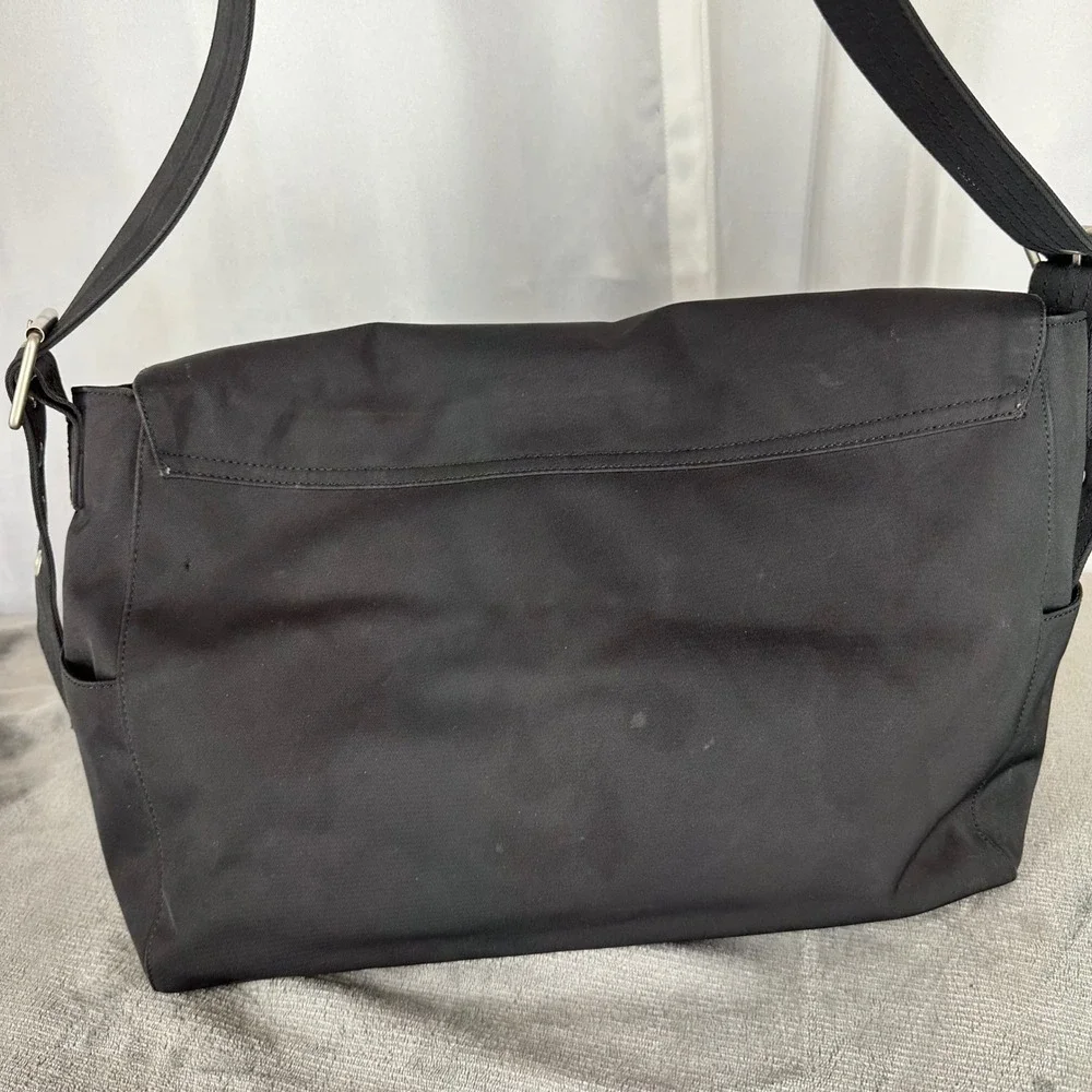 GAP Black Messenger Shoulder Bag Adjustable Strap Flap Nylon Lined